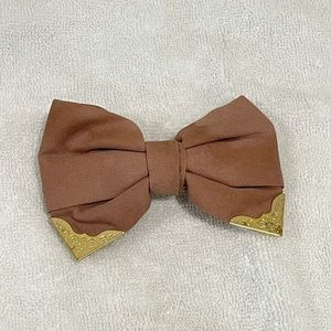 Bow clip